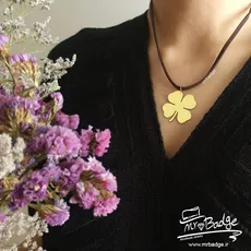 گردنبند گل شبدر با بند چرمی