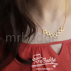 گردنبند زنانه مربع